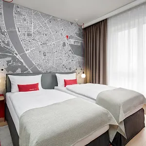 **** מלון Intercityhotel הונגריה